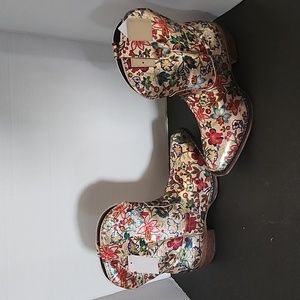 Brand new Cowgirl/boy mid calf western boots